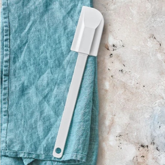 Pampered Chef Other - NEW Pampered Chef Classic Scraper Item # 1650